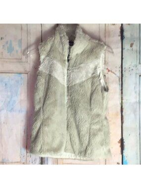 Patagonia Womens Cream Fleece Vest With Chevron Detail Size S